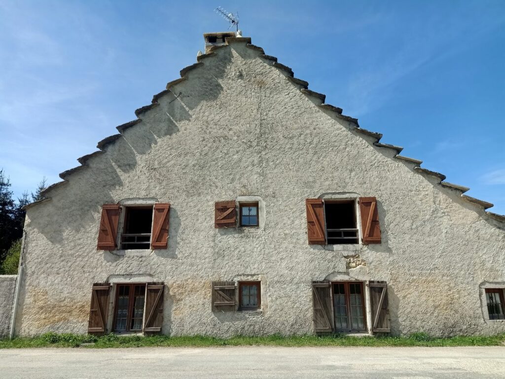Réhabilitation d'un patrimoine remarquable dans le Vercors | Studio LOH Architecture Grenoble